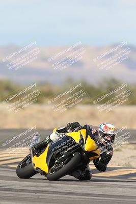 media/Nov-16-2025-Race Pace (Sun) [[8c5fa54630]]/Verified Riders/7-Turn 4 (1155am)/